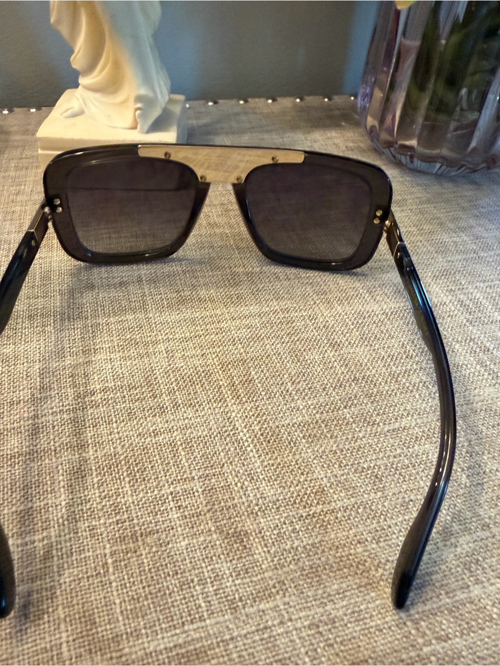 Marc Jacobs NWOT Black Women’s  Sunglasses with Yellow Case and lens cloth - Picture 12 of 14